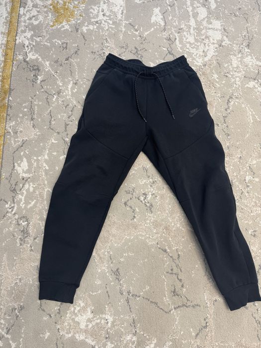 Продам спортивный костюм Nike