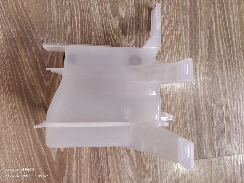 Бочок омывателя на Спарк