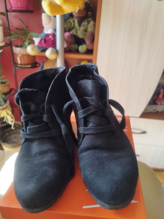 Боти естествен велур