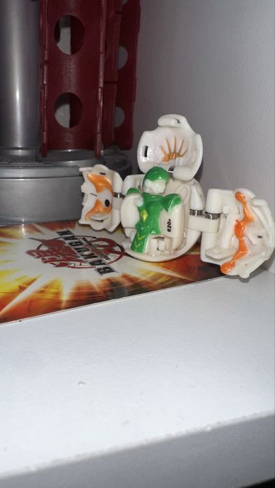 Бакуган Pyrus Perl Lars Lion