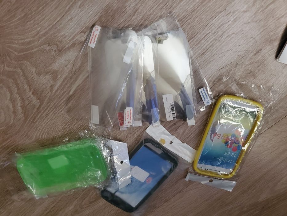 Galaxy S4 чехлы и плёнки