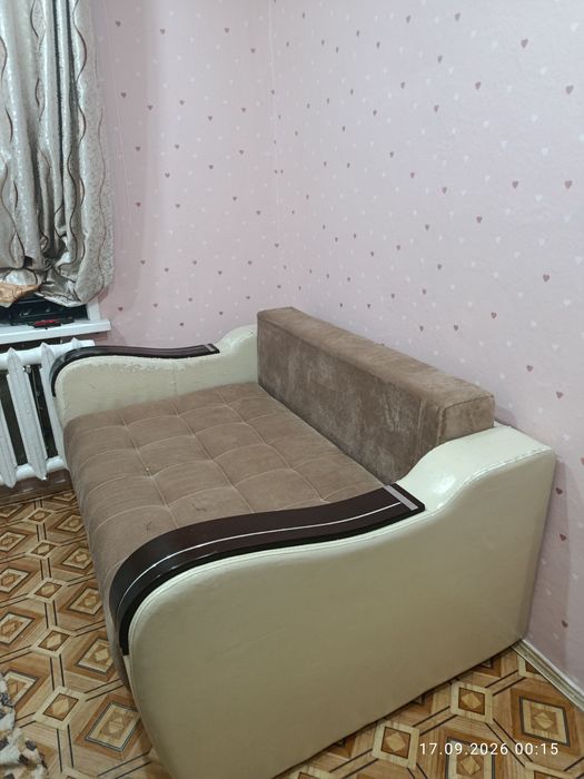 Продам.Диван . Срочно