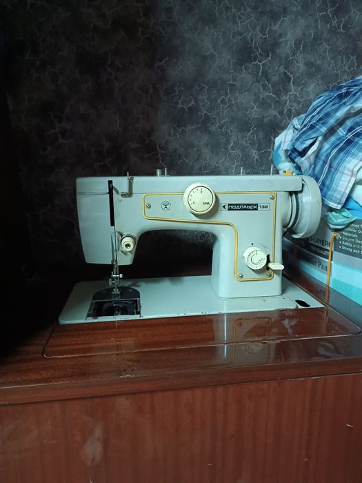 Швейная машинка продам