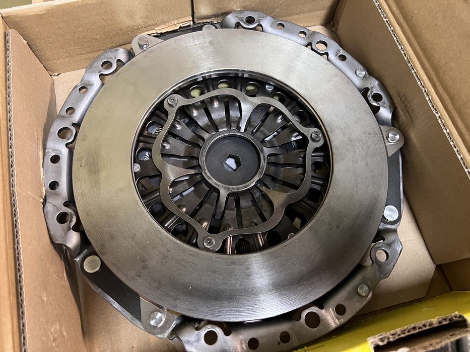 Нов съединител комплект за Bmw E46 330d-184кс/320d-150кс и 330XD 184кс