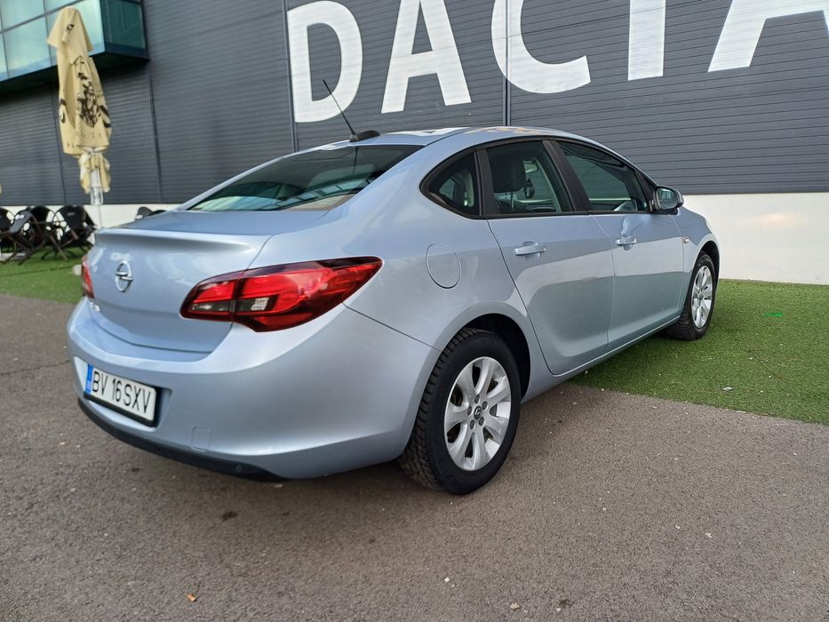 Opel astra j, 82500 km,achiziționată reprezentanță Opel ,impecabila!