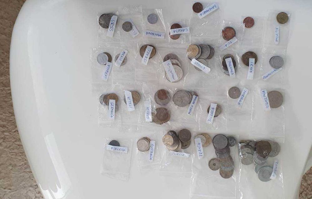 Colecție de 151 monede vechi din toată lumea