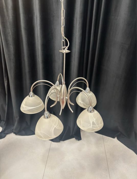 Candelabre si lampadare valoroase