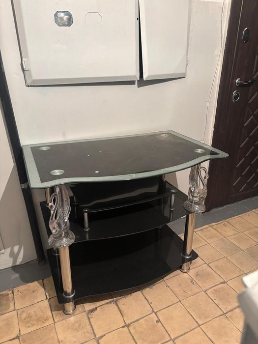 Продается  тумбочки   и телевизор