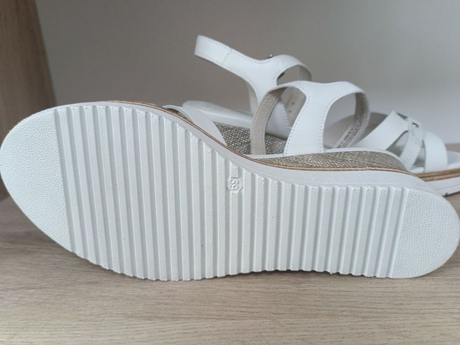 Обувки Tamaris 39 номер