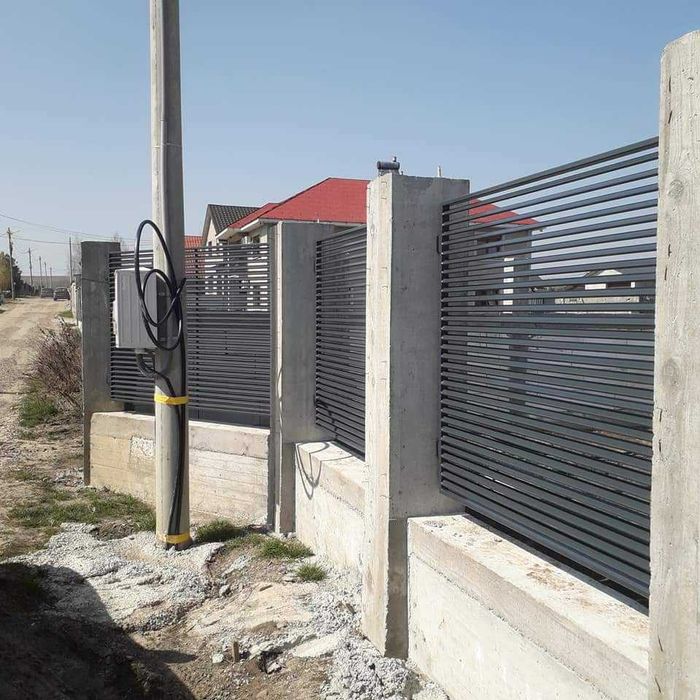 Garduri si porti din panouri stil jaluzele si alte modele disponibile