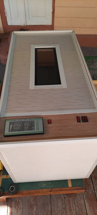 Инкубатор на 108 яиц