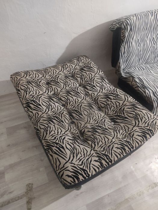 Продам диван и два кресла