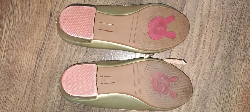 Туфли золотые для девочки