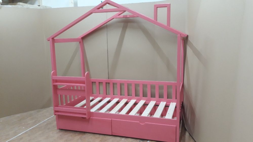 TRANSPORT GRATUIT.Pat casuta,cod 303