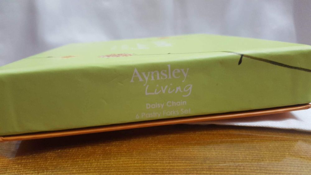 Красиви нови вилички от Англия