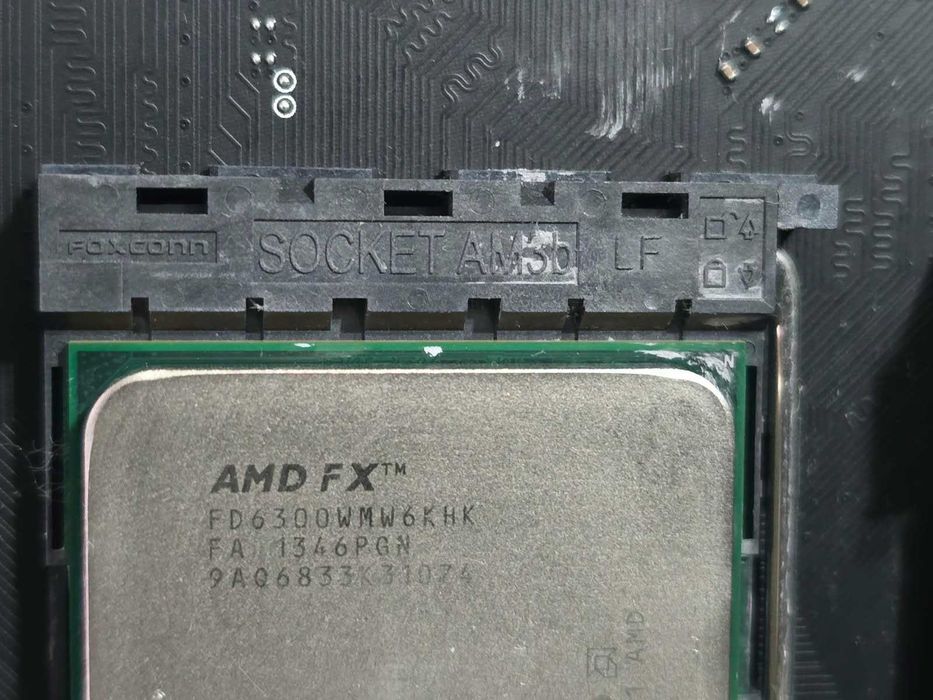 Placa de Baza gaming MSI 970 GAMING, Socket AM3+,+ AMD FX-6300 Six-Core