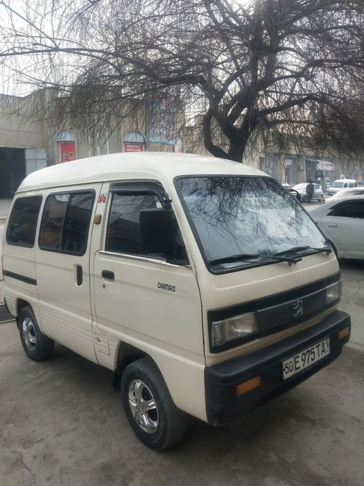 Дамас сотилади холати яхши нархи 2500 доллар келишамз