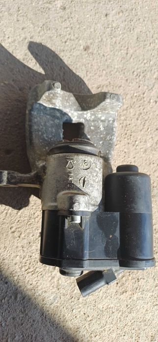 Продавам части за Пасат Б6