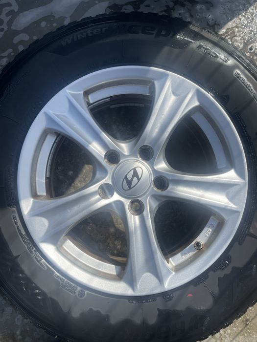 Jante aliaj R16 5x114,3 Hyundai Kia cu anvelope de iarna 215 70 R16