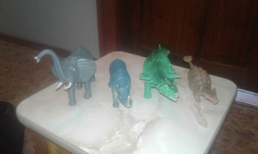 игрушки, динозавры, пауки