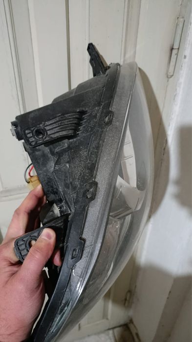 Фара жентра правый