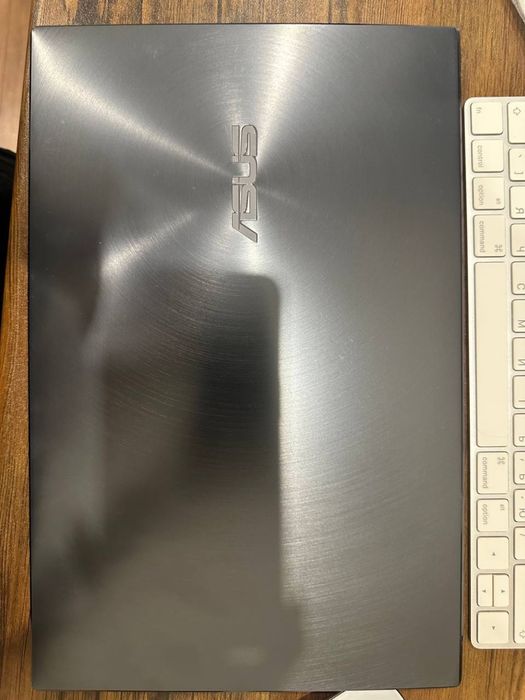 Asus zenbook 14 ux425