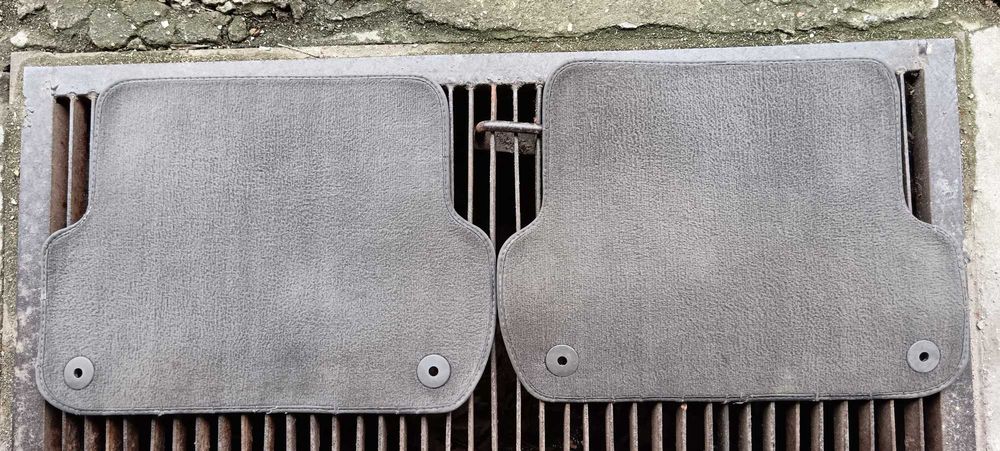 Оригинални задни мокетени стелки, Audi A4 B6