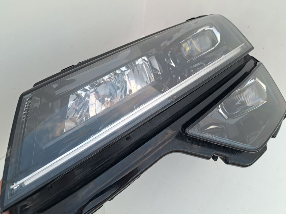 Ляв фар Skoda Karoq Led Шкода Кароя фарове