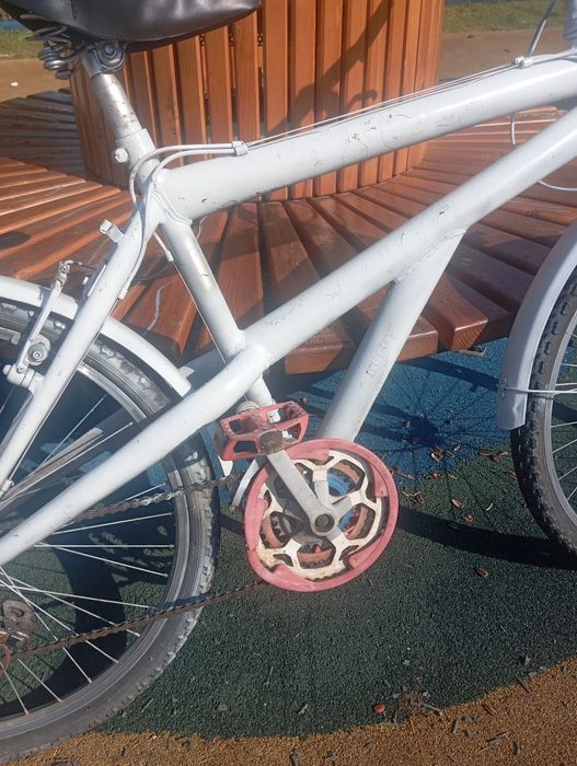 Bicicleta alba de vânzare