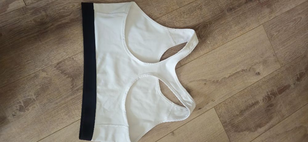 Спортно бюстие NIKE