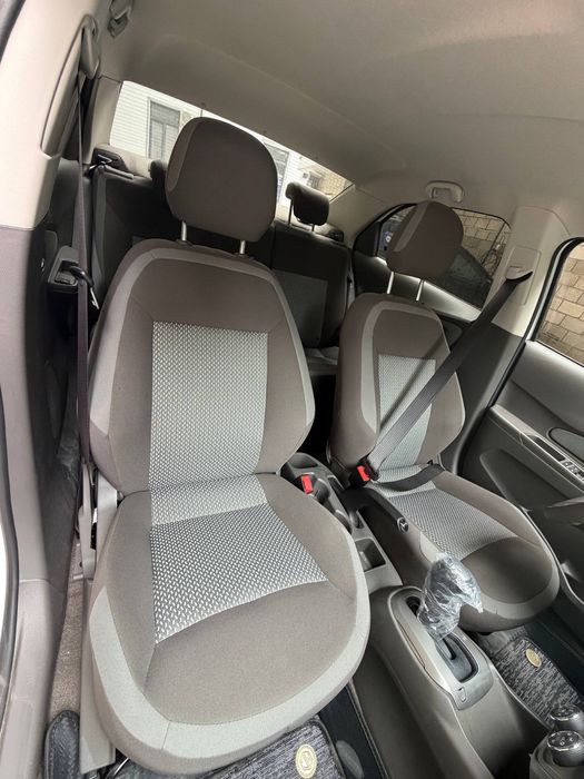 Продам свой автомобиль Chevrolet Cobalt а/т 2026 г/в. Цвет белый.