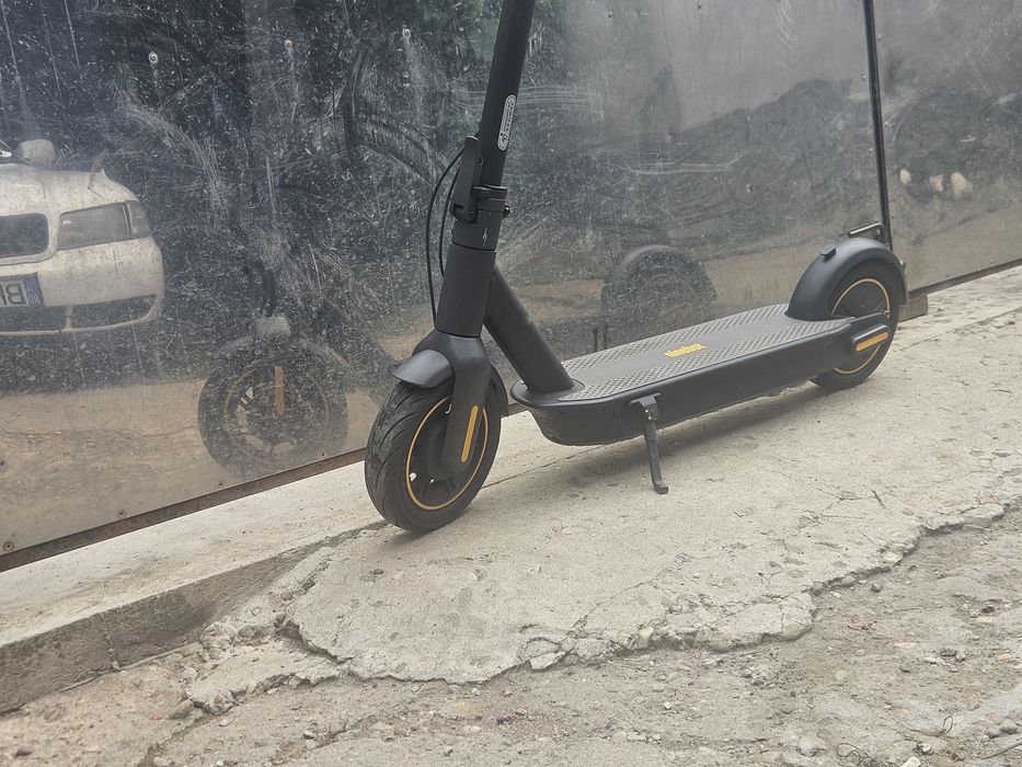 Vând trotinetă electrică