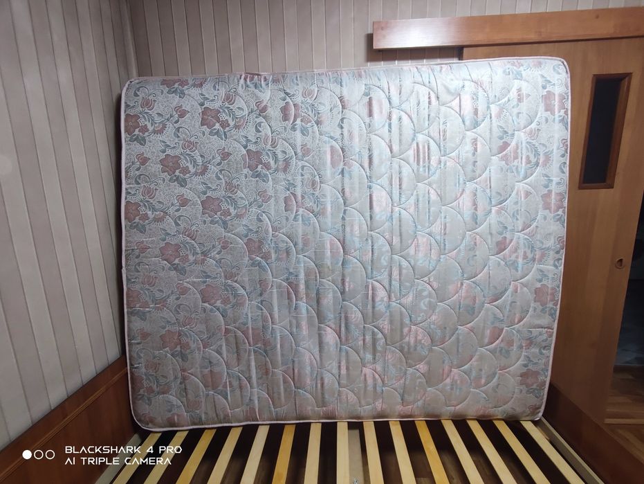 Продам 2-х спальную кровать 2х2