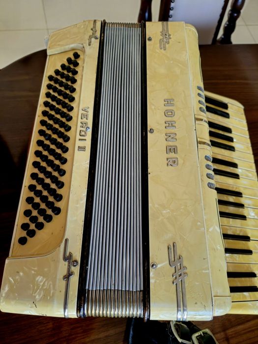 Acordeon  Hohner Verdi 2 cu 80 basi bandonat