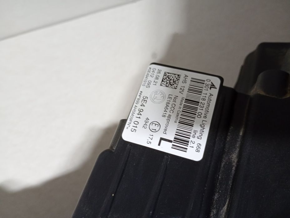 Far stânga Skoda Octavia 4 full led cod 5e4941015