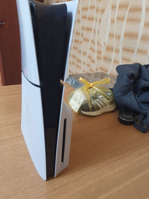 Продам Sony playstation 5 slim срочно