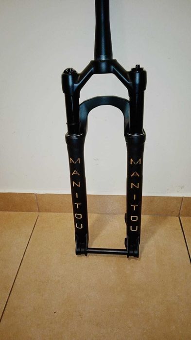Furca pe aer Manitou Machete Comp noua!