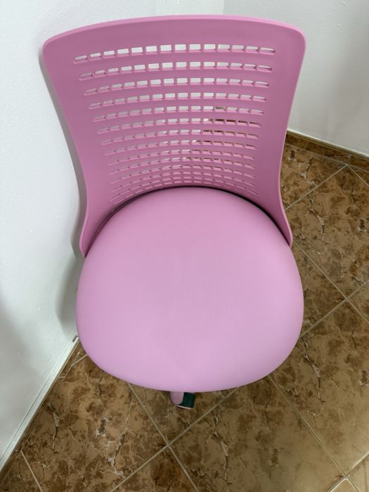 Офис стол/ Стол за бюро / Стол за детска стая