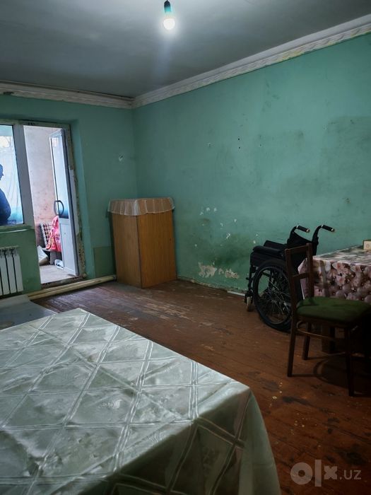 Бектемирском район. Срочно продается 2-х комнатная квартира  без ремон