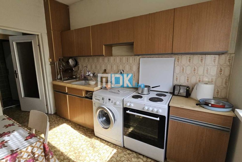 Тристаен 86 кв.м. среден етаж Белите брези