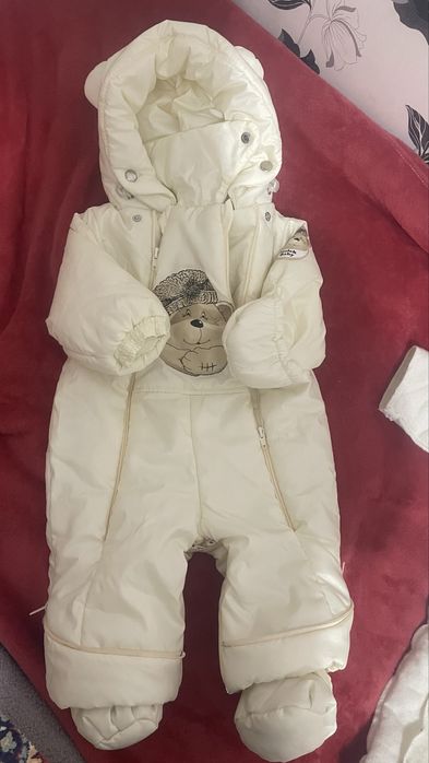 Продам комбинезон 62-65 размер