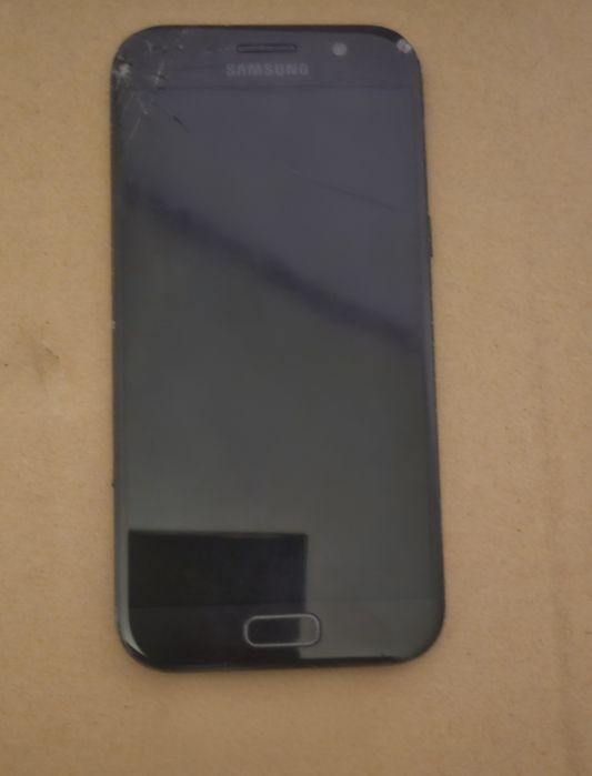 Vand Samsung A5 2017 functionabil  spart in colt
