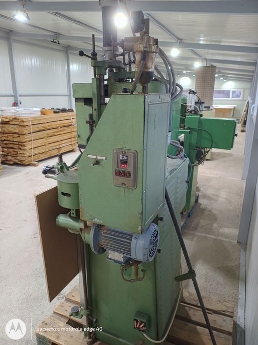 Машина пробивна за брави дръжки и секрет на врати