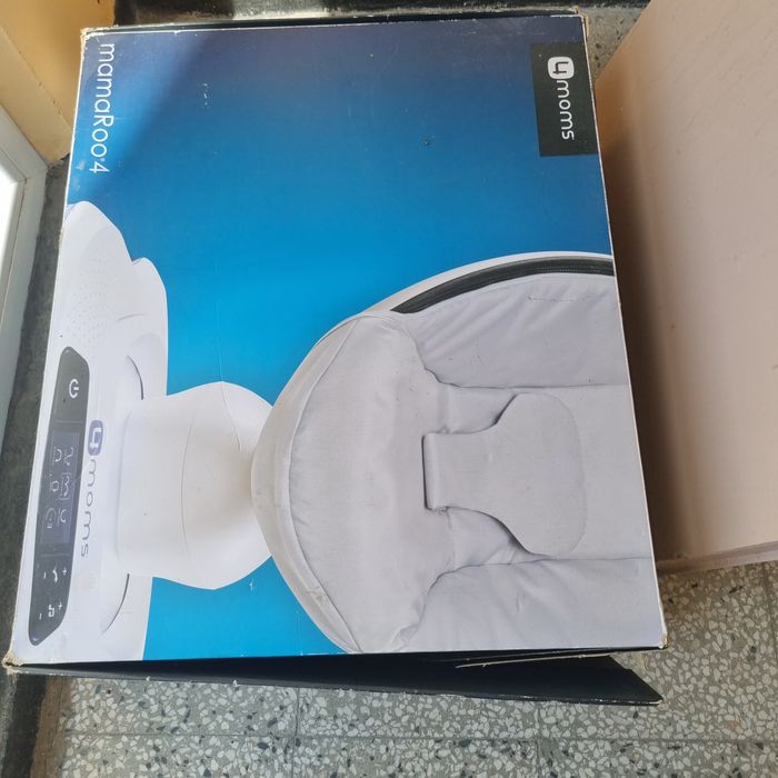 Продавам електрическа бебешка люлка 4moms mamaRoo