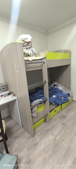 Двухъярусная кровать