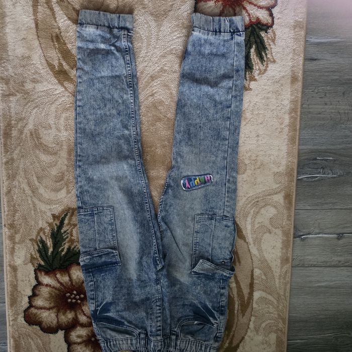 Blugi S, pret fix 30 lei/perechea