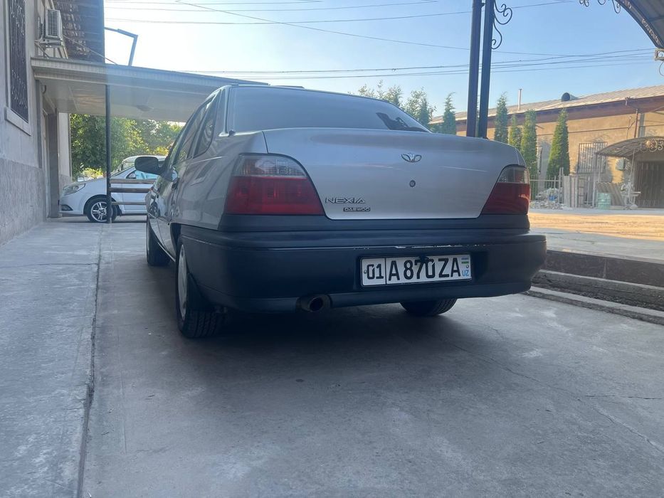 Nexia 1 2002 yil radnoy kraska 2 ta detalida kraska bor benzinda
