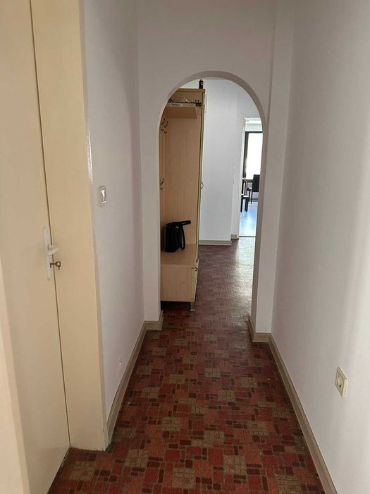 Дава се под наем Тристаен апартамент в Варна, Център - 100 кв.м за 820 € - Снимка #15