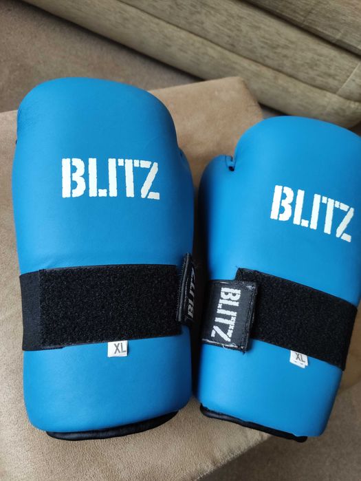 Blitz Мъжки спаринг ръкавици, подходящи за тае куон до