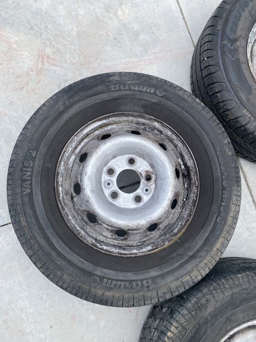 Гуми с джанти за ивеко 5х118 15 цола